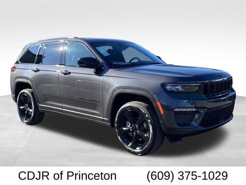 New 2025 Jeep Grand Cherokee Altitude image 1