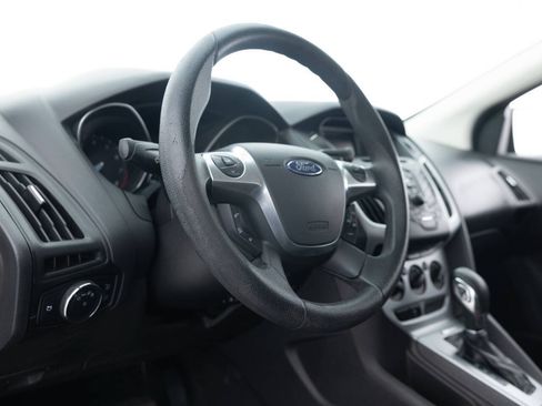 Used 2013 Ford Focus SE FWD image 23
