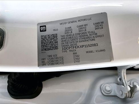 Used 2023 Chevrolet Colorado ZR2 w/ ZR2 Convenience Package III AWD/4WD image 35