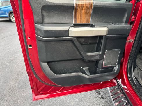 Used 2015 Ford F150 Lariat image 12