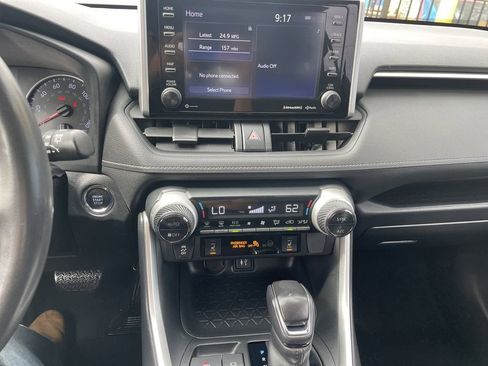 Used 2019 Toyota RAV4 XLE AWD/4WD image 18