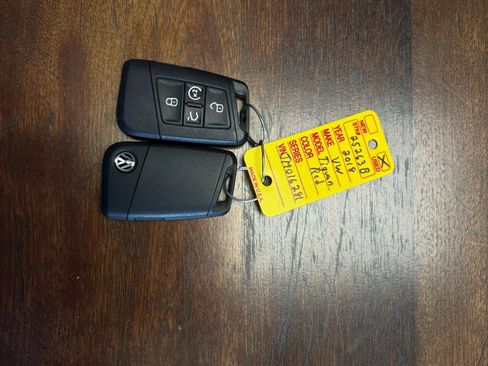 Used 2018 Volkswagen Tiguan SEL image 41