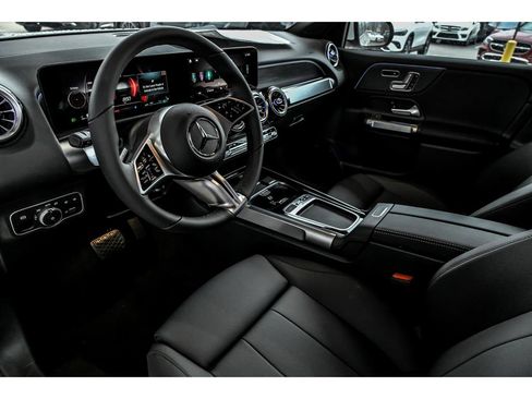 New 2026 Mercedes-Benz GLB 250 4MATIC image 8