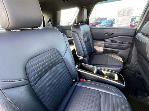 Used 2024 Nissan Pathfinder Rock Creek image 15