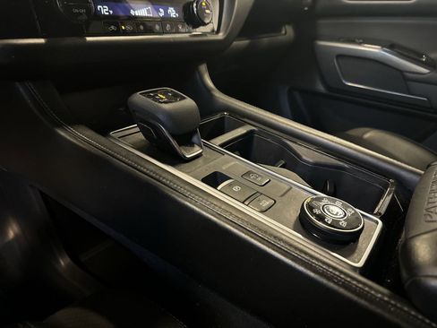 Certified 2024 Nissan Pathfinder SL image 19