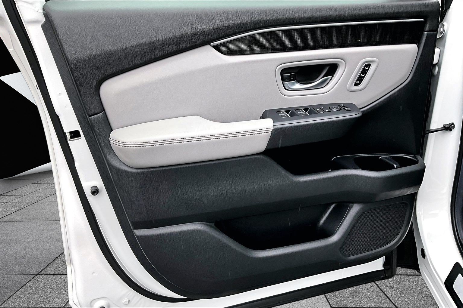 Used 2025 Honda Pilot Elite image 20
