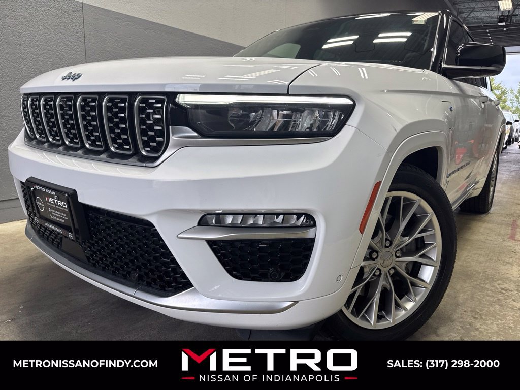 Used 2023 Jeep Grand Cherokee Summit w/ Advanced Protech Group IV AWD/4WD image 1