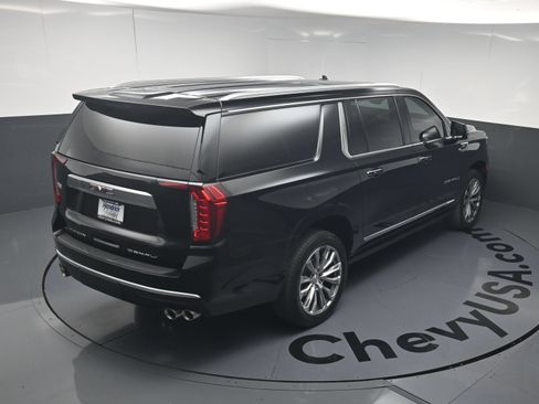 Used 2021 GMC Yukon XL Denali w/ Denali Premium Package AWD/4WD image 35