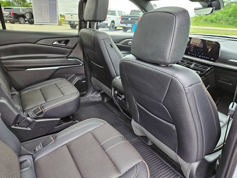 Used 2026 Chevrolet Traverse High Country w/ LPO, Floor Liner Package AWD/4WD image 33