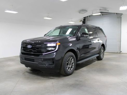 New 2026 Ford Expedition Max Active RWD image 3