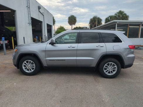 Used 2019 Jeep Grand Cherokee Laredo RWD image 9