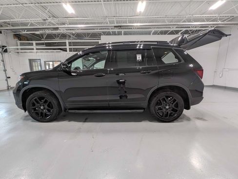 Used 2024 Honda Passport Black Edition image 12