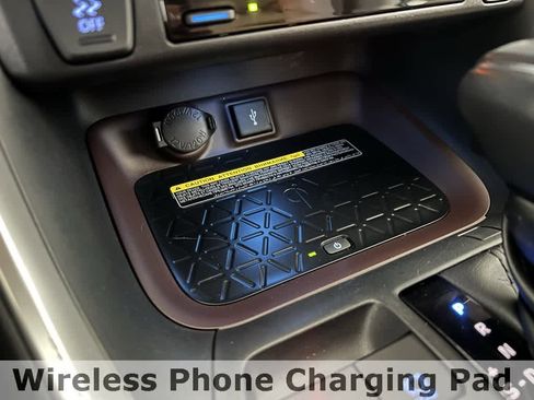 Used 2020 Toyota RAV4 Limited image 49