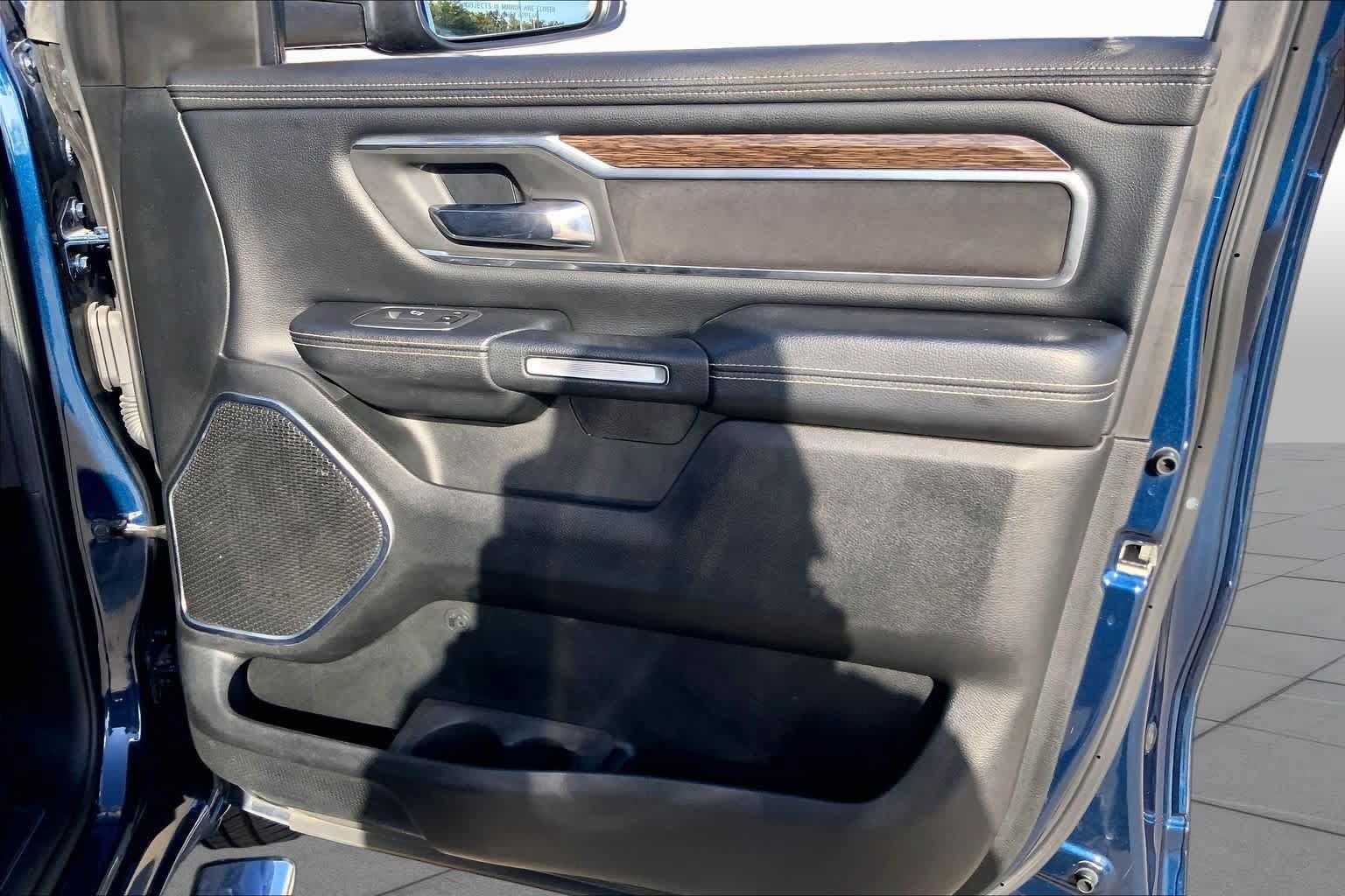 Used 2019 RAM 1500 Laramie AWD/4WD image 23