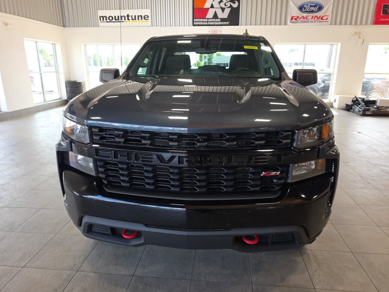 Used 2020 Chevrolet Silverado 1500 Custom Trail Boss w/ Custom Convenience Package AWD/4WD image 2