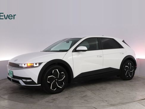 Used 2024 Hyundai Ioniq 5 SEL RWD image 18