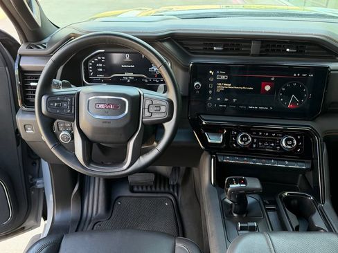 Used 2024 GMC Sierra 1500 AT4 w/ Technology Package AWD/4WD image 30