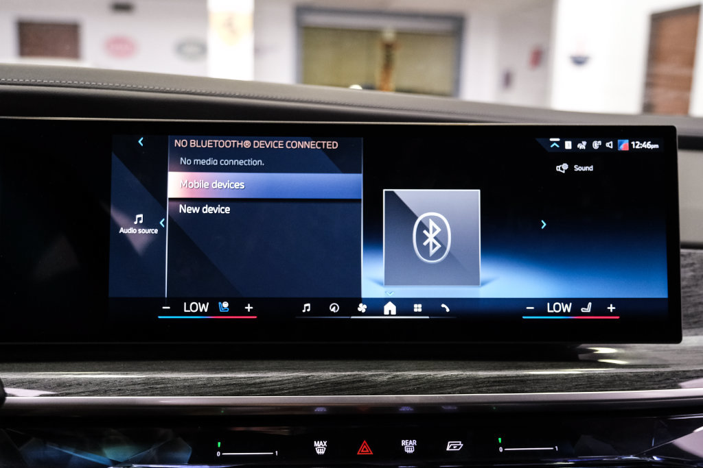 Used 2024 BMW i7 xDrive60 AWD/4WD image 31