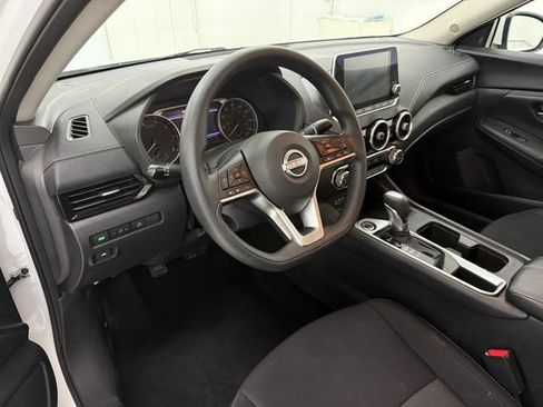Used 2024 Nissan Sentra SV FWD image 8