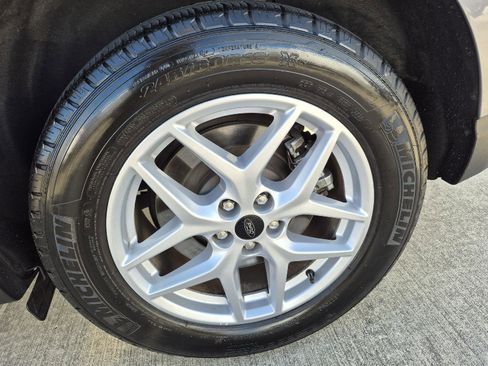 Certified 2024 Ford Edge SEL image 4