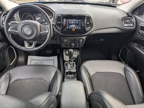 Used 2019 Jeep Compass Latitude AWD/4WD image 16