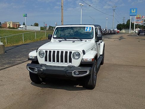 Used 2023 Jeep Wrangler Unlimited Sahara w/ Cold Weather Group AWD/4WD image 7