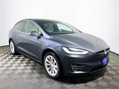 Used 2020 Tesla Model X Long Range image 1