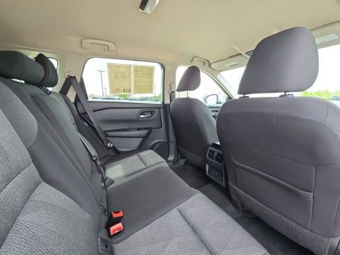 Used 2025 Nissan Rogue SV image 27