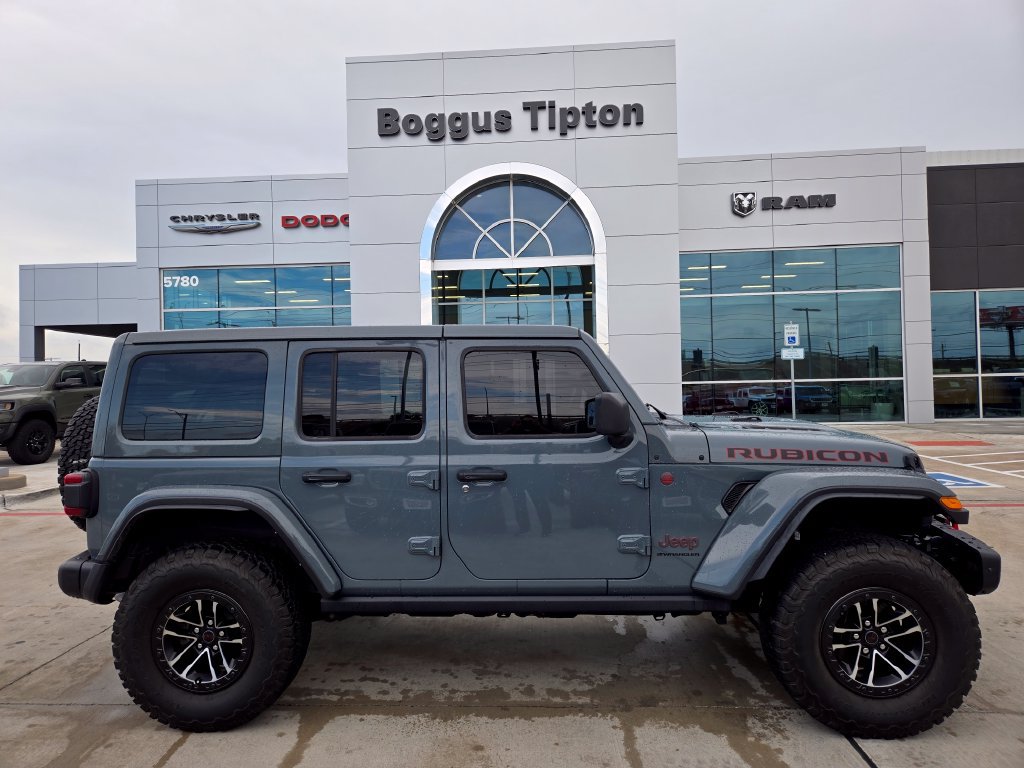 Used 2024 Jeep Wrangler Unlimited Rubicon AWD/4WD image 2