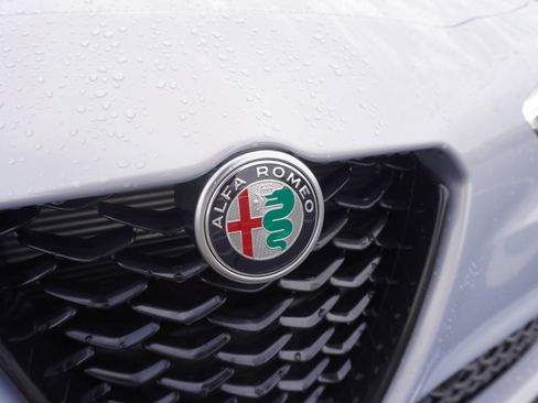 New 2025 Alfa Romeo Giulia AWD w/ Driving Assist Package image 12