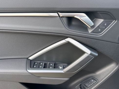 Certified 2025 Audi Q3 2.0T Premium w/ Convenience Package image 11