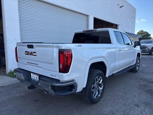 Used 2022 GMC Sierra 1500 SLT w/ SLT Convenience Package image 4