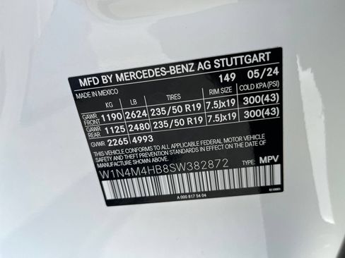 Used 2025 Mercedes-Benz GLB 250 4MATIC image 30