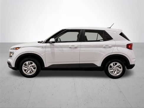 Used 2023 Hyundai Venue SE FWD image 15