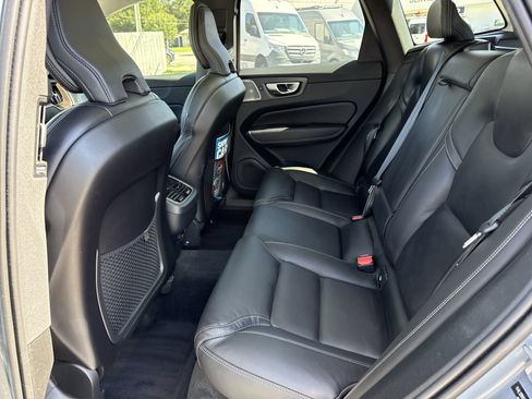 Used 2024 Volvo XC60 B5 Ultimate w/ Protection Package Premier AWD/4WD image 10