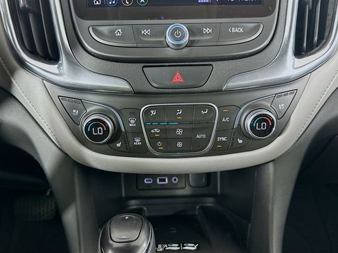 Used 2019 Chevrolet Equinox Premier FWD image 24