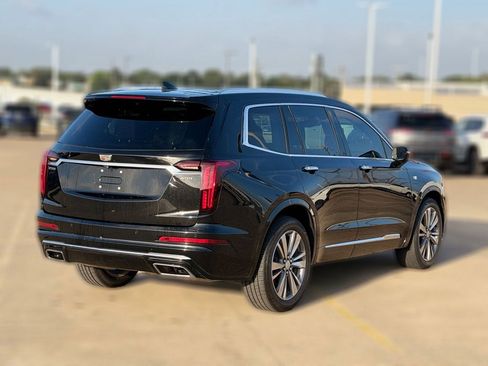 Used 2022 Cadillac XT6 Premium Luxury FWD image 7