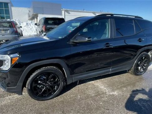 Used 2022 GMC Terrain SLE w/ Driver Convenience Package image 6