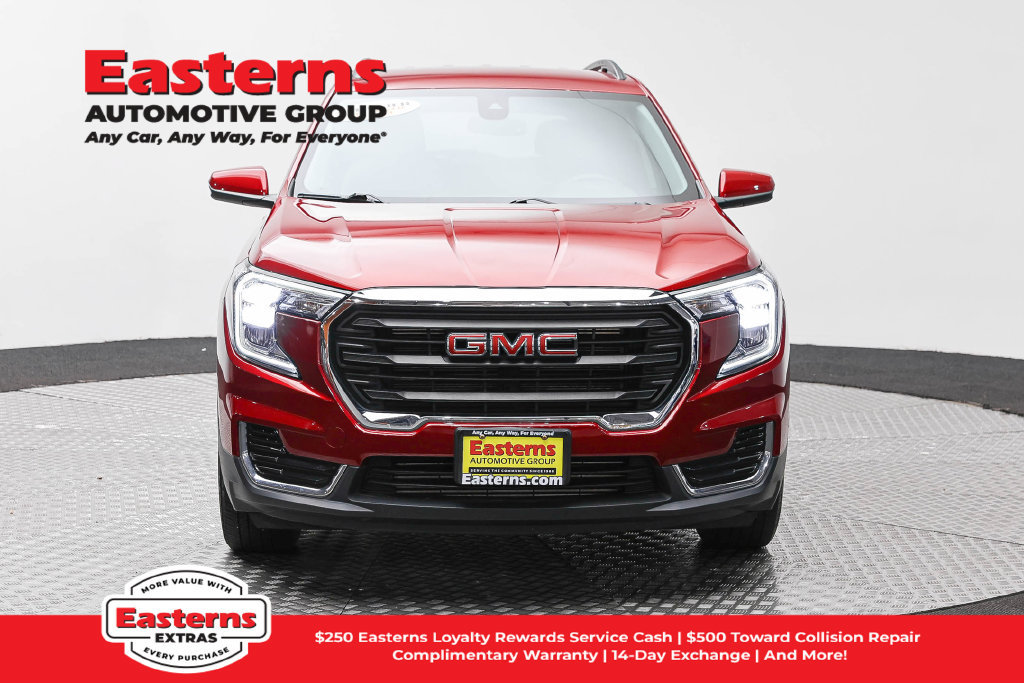 Used 2023 GMC Terrain SLE w/ Driver Convenience Package AWD/4WD image 3