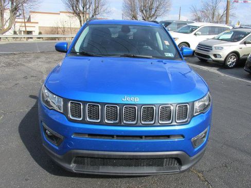 Used 2018 Jeep Compass Latitude w/ Cold Weather Group AWD/4WD image 2
