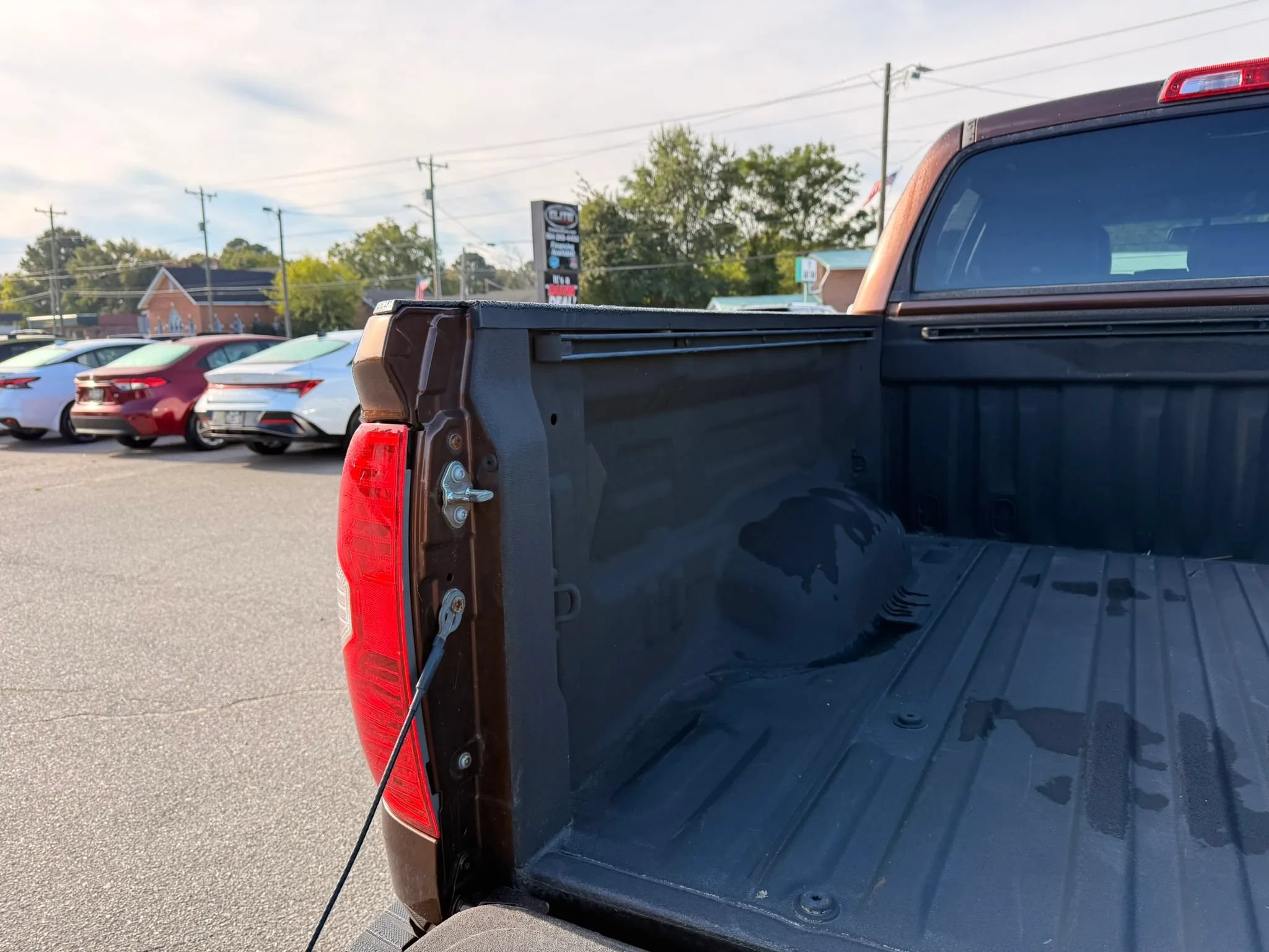 Used 2017 Toyota Tundra SR5 w/ SR5 Upgrade Package RWD image 12