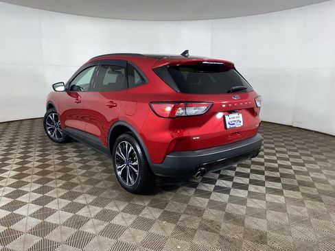 Used 2022 Ford Escape SE w/ SE Sport Appearance Package image 26