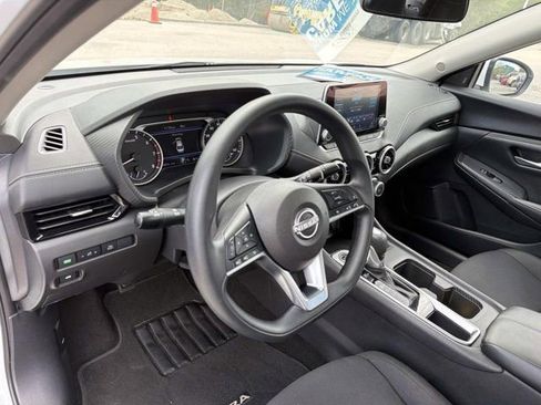 Used 2025 Nissan Sentra SV image 10