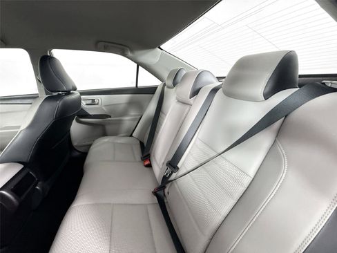 Used 2017 Toyota Camry SE image 26