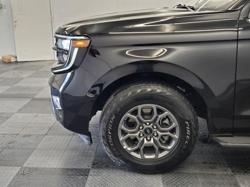 Certified 2025 Ford Expedition Active image 9
