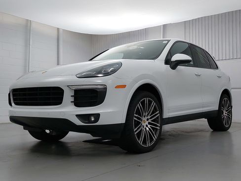 Used 2018 Porsche Cayenne Platinum Edition AWD/4WD image 1