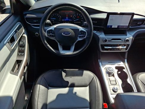 Certified 2024 Ford Explorer XLT w/ Equipment Group 202A AWD/4WD image 15