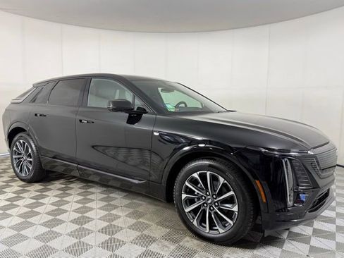 New 2026 Cadillac Lyriq Sport AWD/4WD image 6