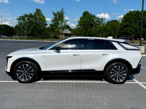 Used 2024 Cadillac Lyriq Sport RWD image 8