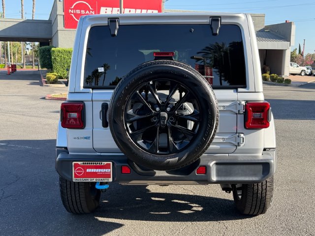 Used 2024 Jeep Wrangler Unlimited Sahara AWD/4WD image 4